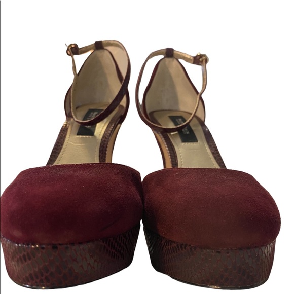 WHBM Velvet Maroon Sandals - Picture 3 of 7